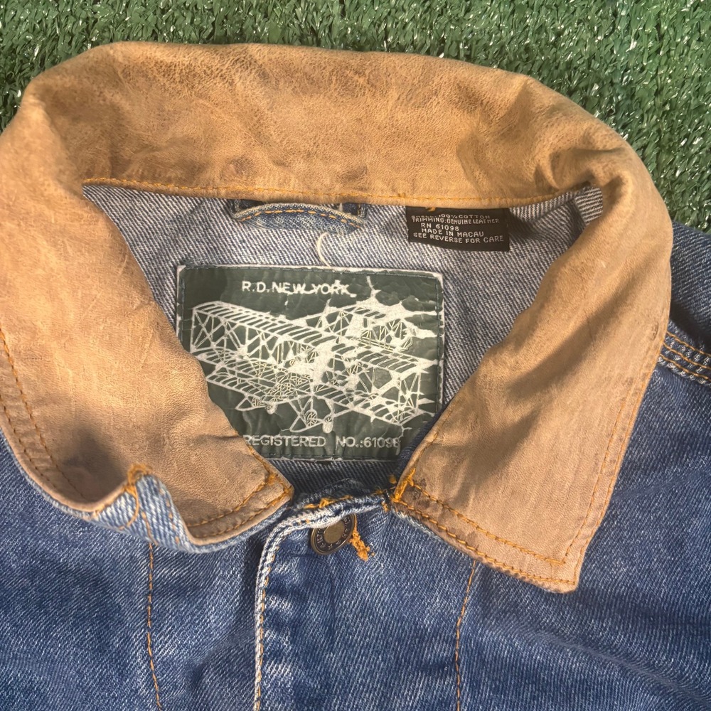 R.D. New York Denim Jacket Mens XL Blue Excellent Leather Collar Trucker - Picture 3 of 4
